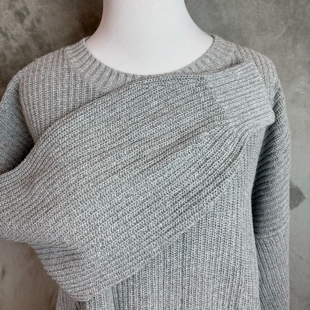 Hollister elegant light